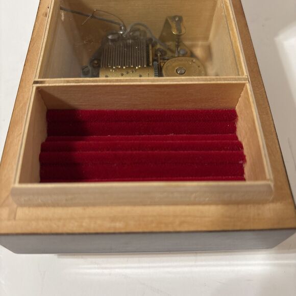 VINTAGE REUGE SORRENTO MUSIC BOX W/ ITALIAN INLAY. Work Great - Picture 8 of 14